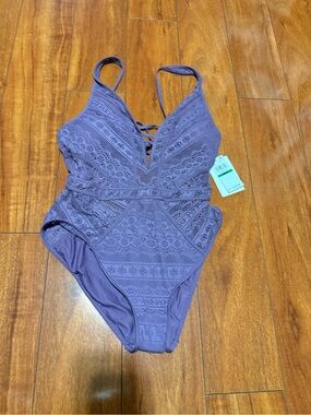 NWT BECCA women’s swimming Crochet One-Piece Swimsuit in Lavender